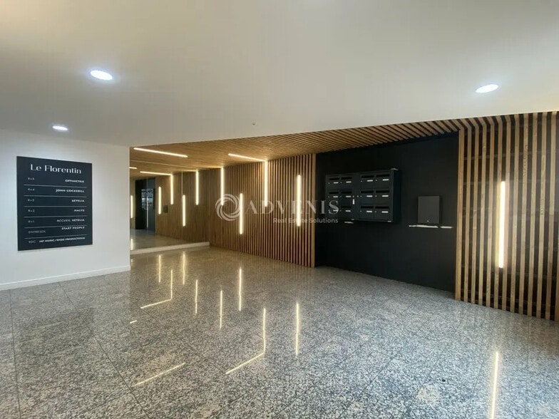 Bureau dans Issy-les-Moulineaux à louer - Hall d’entrée – Image 2 sur 12