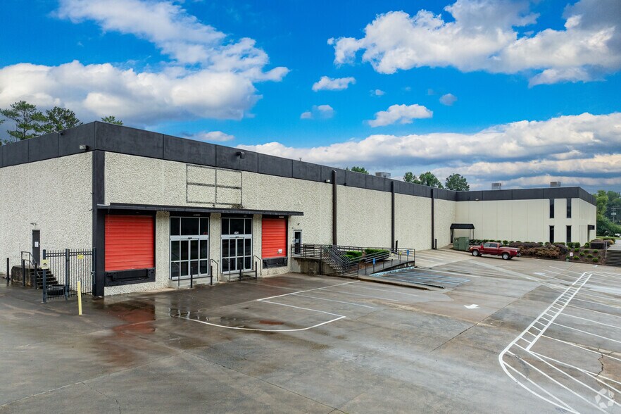 421 DeKalb Industrial Way, Decatur, GA à louer - Photo de l’immeuble – Image 2 sur 5