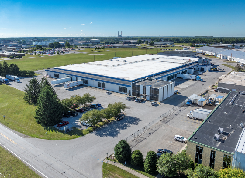 4001 W Minnesota St, Indianapolis, IN à louer - Photo de l’immeuble – Image 1 sur 3