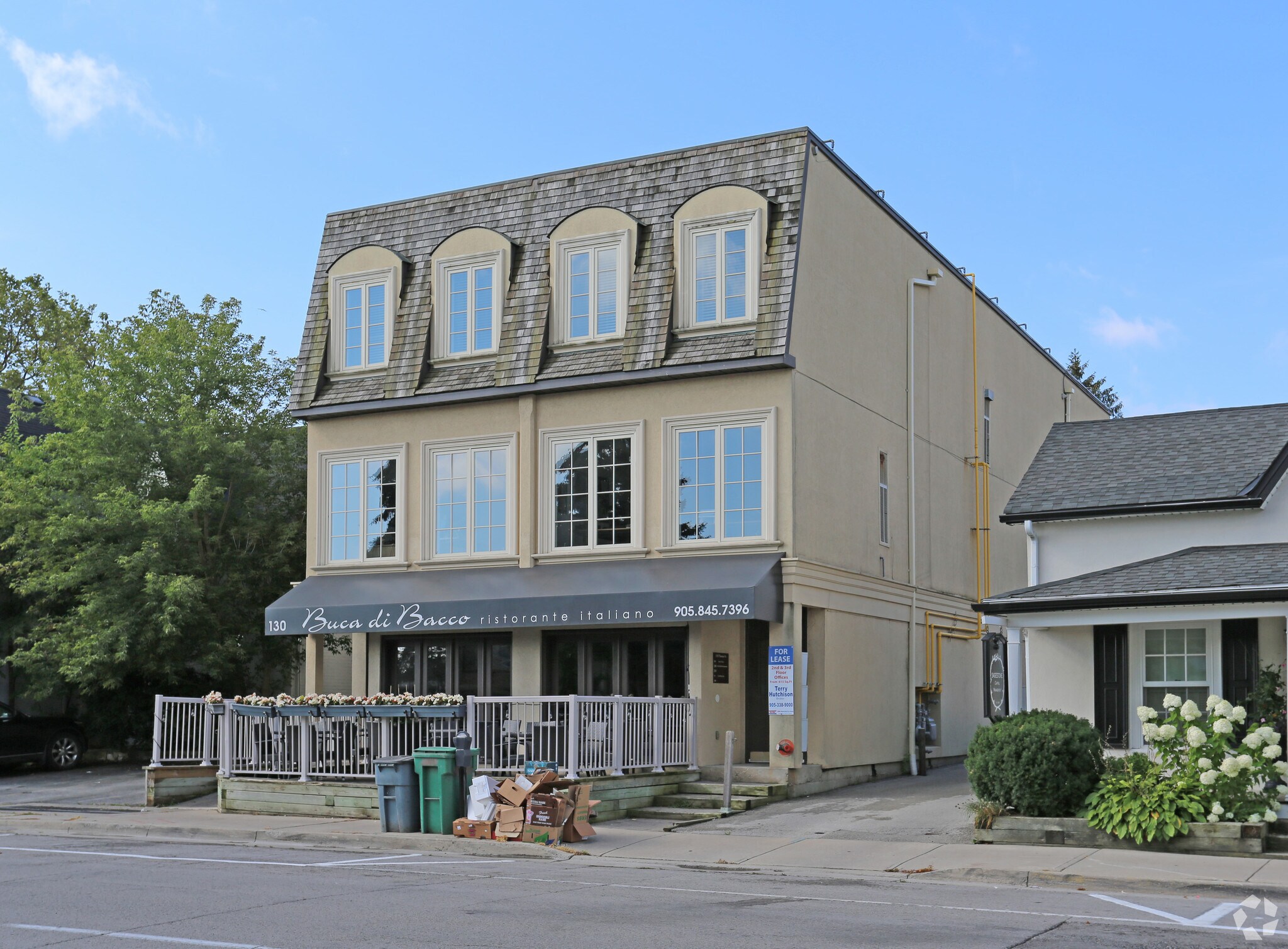130 Thomas St, Oakville, ON à louer Photo principale– Image 1 sur 5