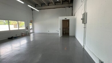 3501-3531 NW 19th St, Fort Lauderdale, FL à louer - Vidéo sur l’annonce professionnelle 