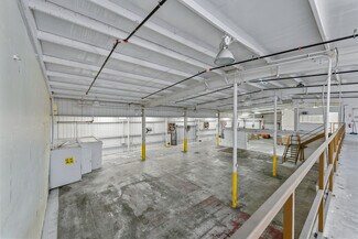 Plus de détails pour 2221 Corporation Blvd, Naples, FL - Local d’activités à vendre