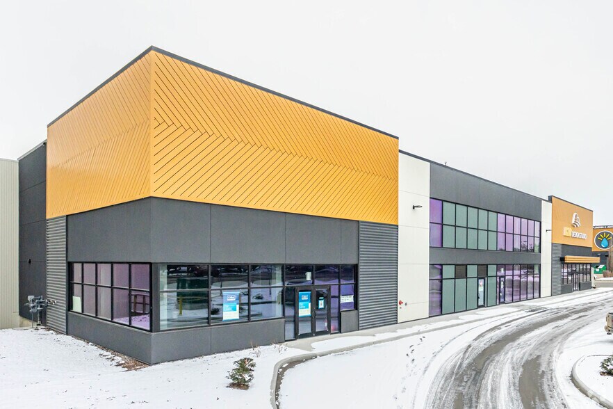 17041 118 Av NW, Edmonton, AB à louer - Photo de l’immeuble – Image 2 sur 11