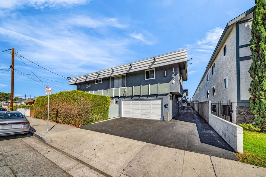 13922 Yukon Ave, Hawthorne, CA à vendre - Photo de l’immeuble – Image 2 sur 11