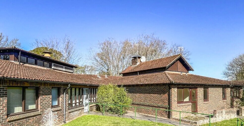 Calpe Av, Lyndhurst à vendre - Photo de l’immeuble – Image 2 sur 8