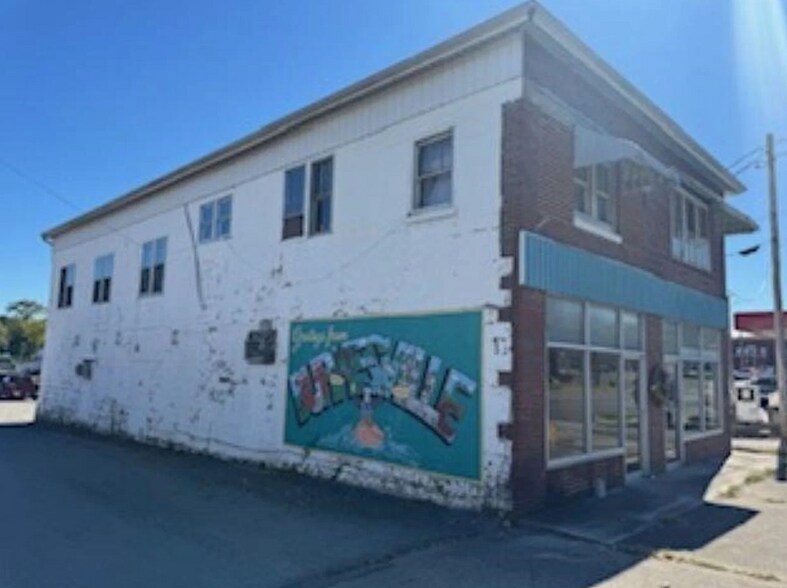 116 N Main St, Burkesville, KY à vendre - Photo de l’immeuble – Image 2 sur 4