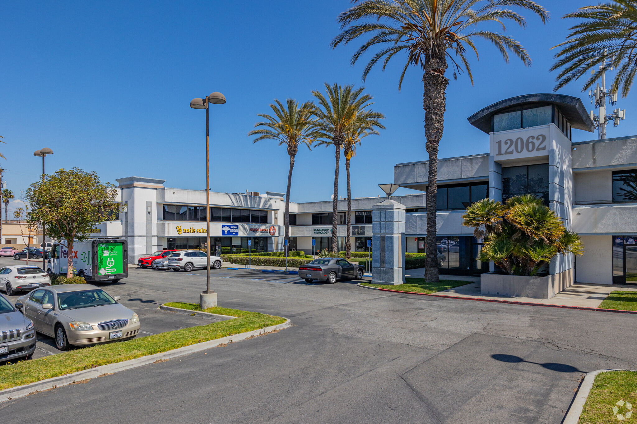 12062 Valley View St, Garden Grove, CA à louer Photo de l’immeuble– Image 1 sur 9