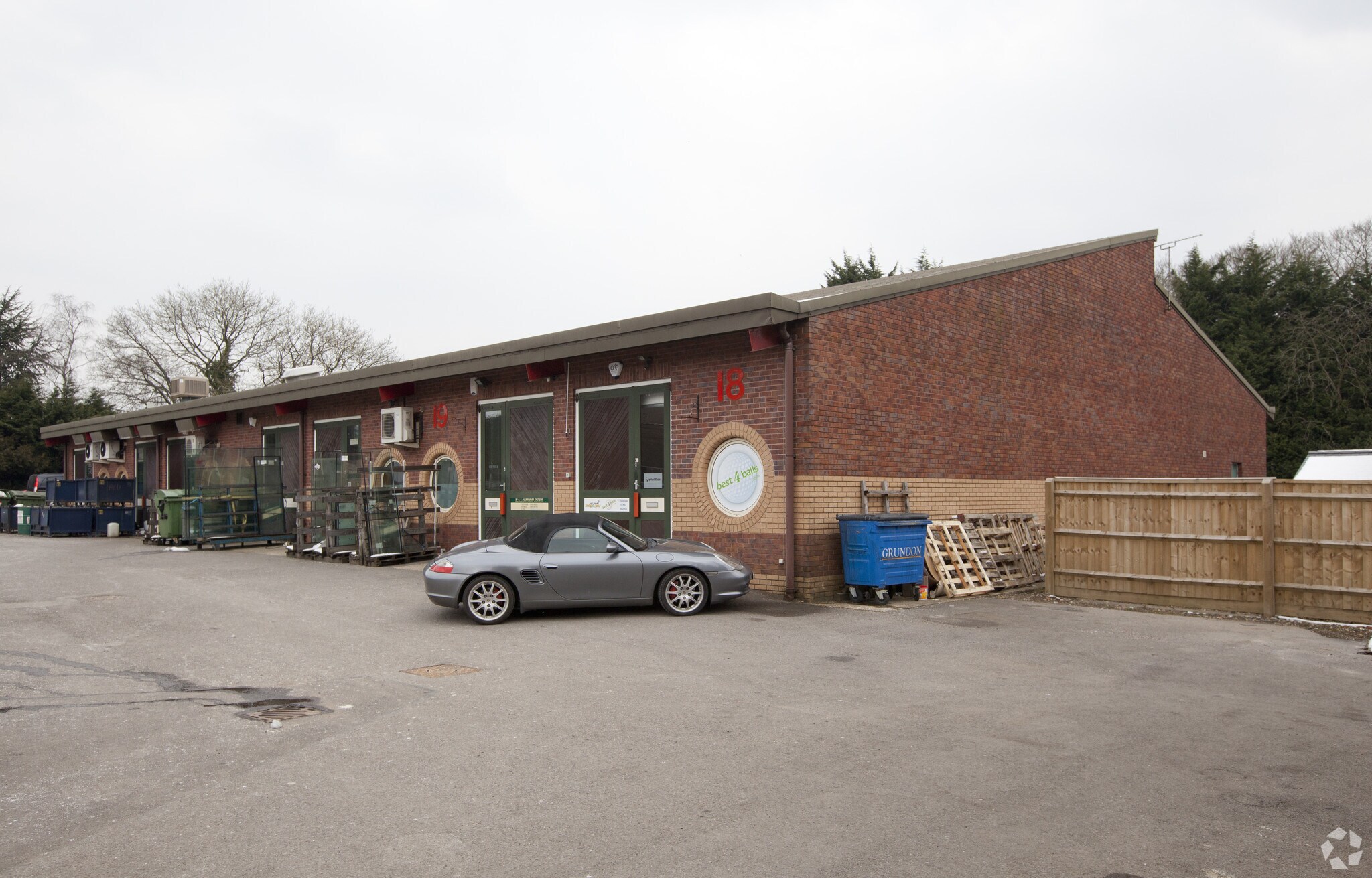 Busgrove Ln, Stoke Row à louer Photo principale– Image 1 sur 4