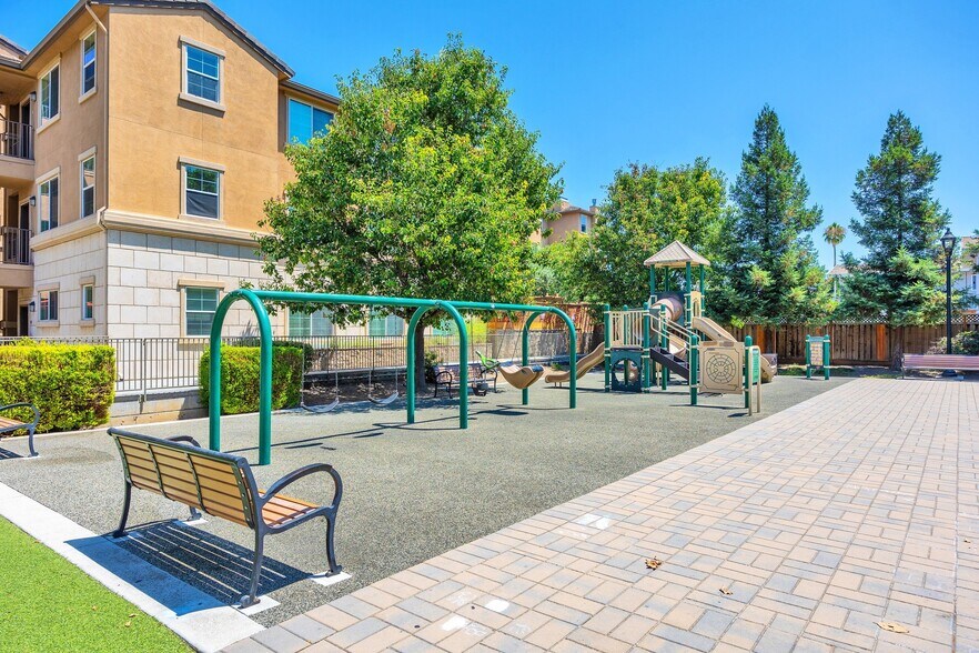 2388 Madden Ave, San Jose, CA à vendre - Photo de l’immeuble – Image 2 sur 36