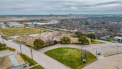 701 S Cherry Ln, Fort Worth, TX à louer Photo de l’immeuble– Image 2 sur 3