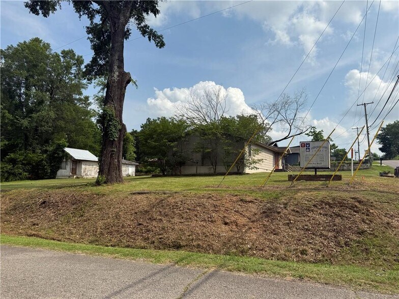 1203 S Glenwood Ave, Russellville, AR à vendre - Photo de l’immeuble – Image 2 sur 11