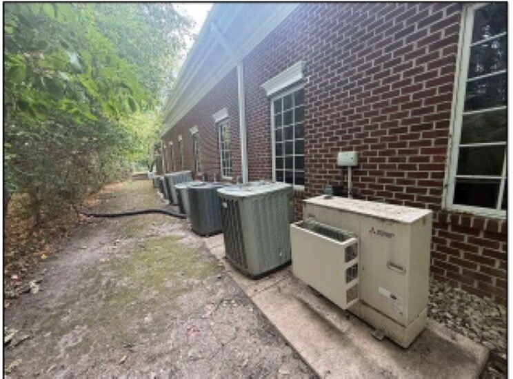 1771 Indian Wood Cir, Maumee, OH à louer - Photo de l’immeuble – Image 3 sur 22