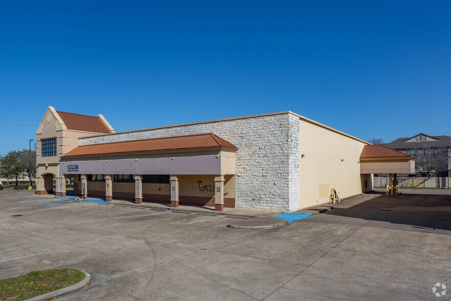 8098 Westheimer Rd, Houston, TX à vendre - Photo de l’immeuble – Image 2 sur 6