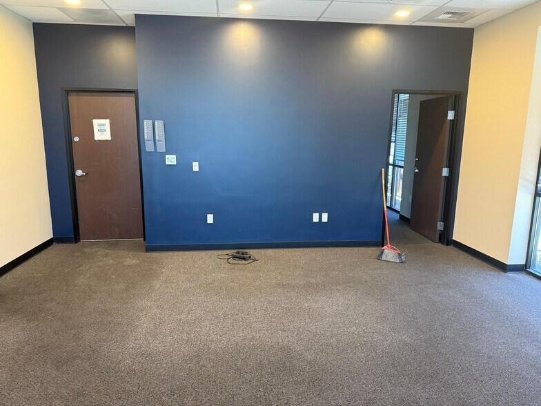 1370-1390 Vinci Ave, Sacramento, CA à louer - Photo de l’immeuble – Image 3 sur 8
