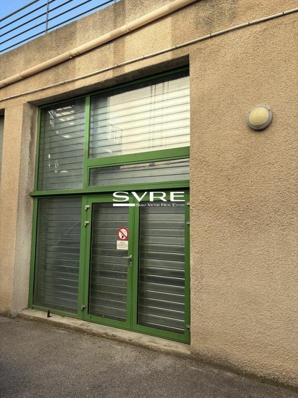 Plus de détails pour Local d'activités à louer