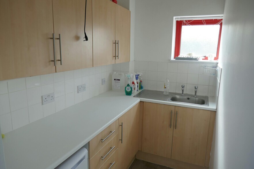 East Rd, Harlow à louer - Photo de l’immeuble – Image 3 sur 4