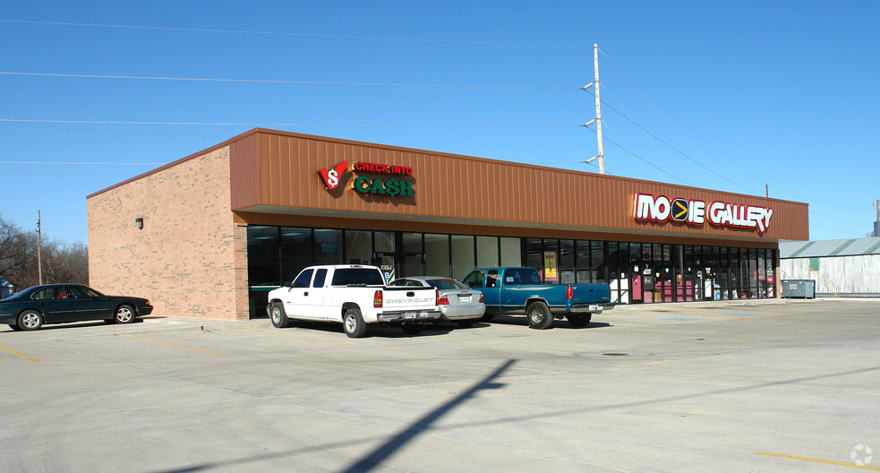 104-108 N Mill St, Pryor, OK à louer - Photo de l’immeuble – Image 3 sur 4