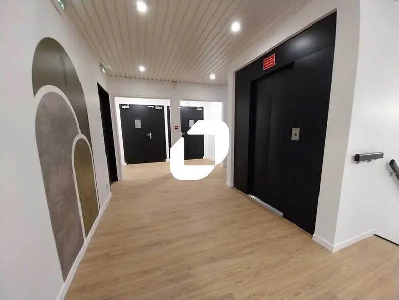 12 Rue Du Fort De Saint-Cyr, Montigny-le-Bretonneux à louer - Photo intérieure – Image 3 sur 7