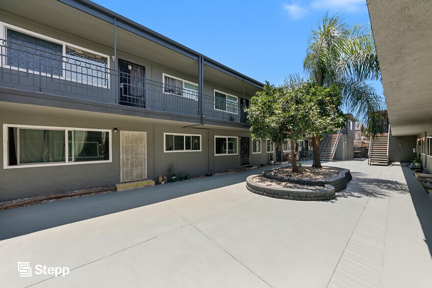 1153-1161 Magnolia Ave, Long Beach, CA à vendre - Photo de l’immeuble – Image 2 sur 12