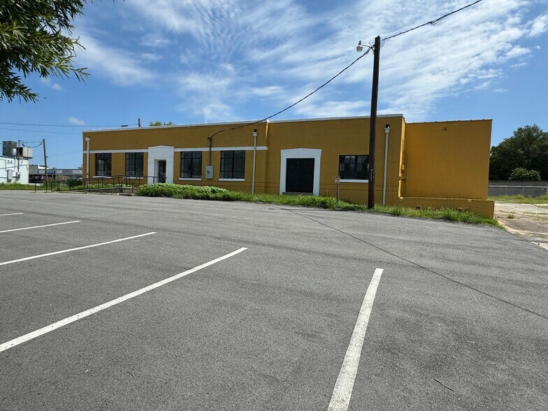 321 S Jefferson Ave, Eatonton, GA à vendre - Photo de l’immeuble – Image 2 sur 18