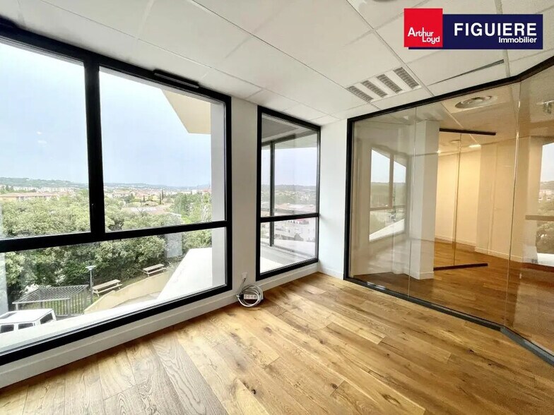 70 Rue De La Tramontane, Aix-en-Provence à louer - Photo de l’immeuble – Image 3 sur 16