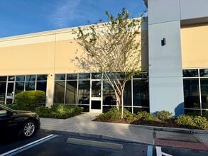 8119 S Orange Ave, Orlando, FL à louer Photo intérieure– Image 1 sur 2