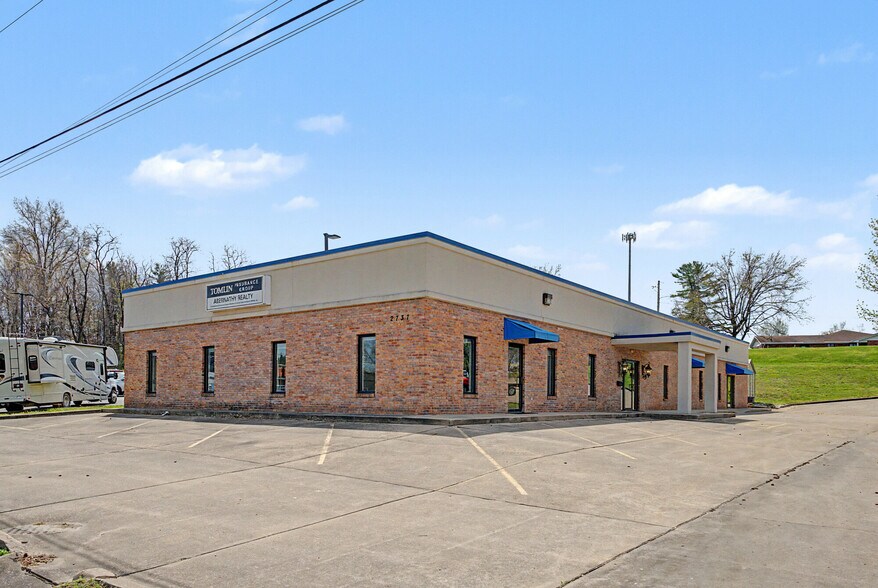 2737 E Jackson Blvd, Jackson, MO à louer - Photo de l’immeuble – Image 2 sur 13