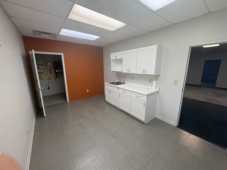3015-3019 Greystone Sq, Jackson, TN à louer - Photo de l’immeuble – Image 3 sur 8