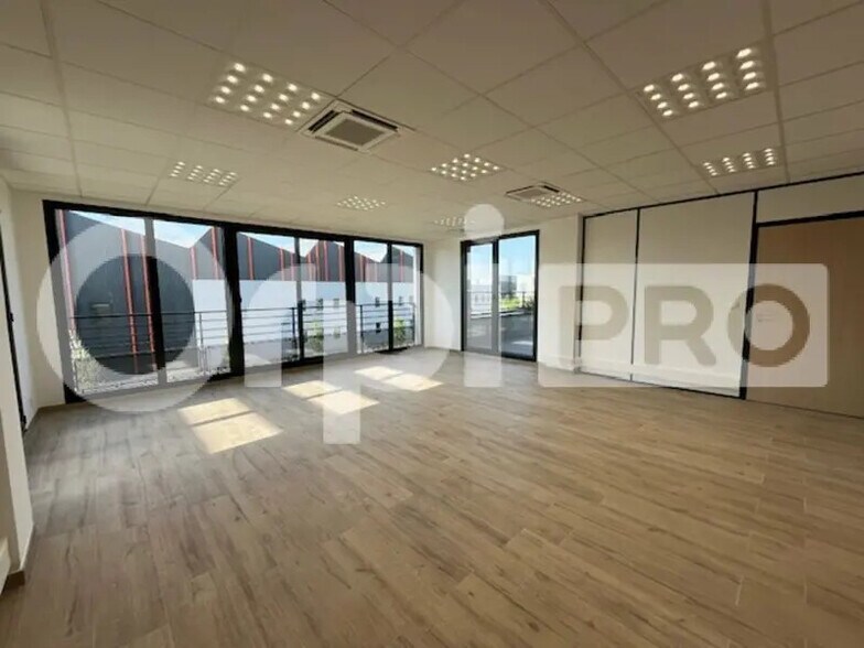 Bureau dans Limeil-Brévannes à louer - Photo intérieure – Image 3 sur 14