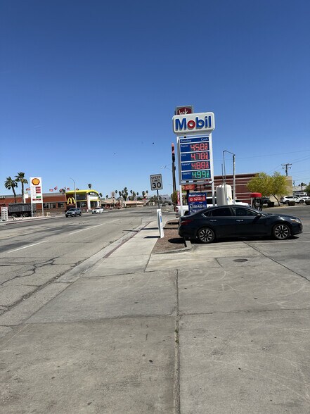 210-220 S Lovekin Blvd, Blythe, CA à vendre - Photo de l’immeuble – Image 1 sur 8