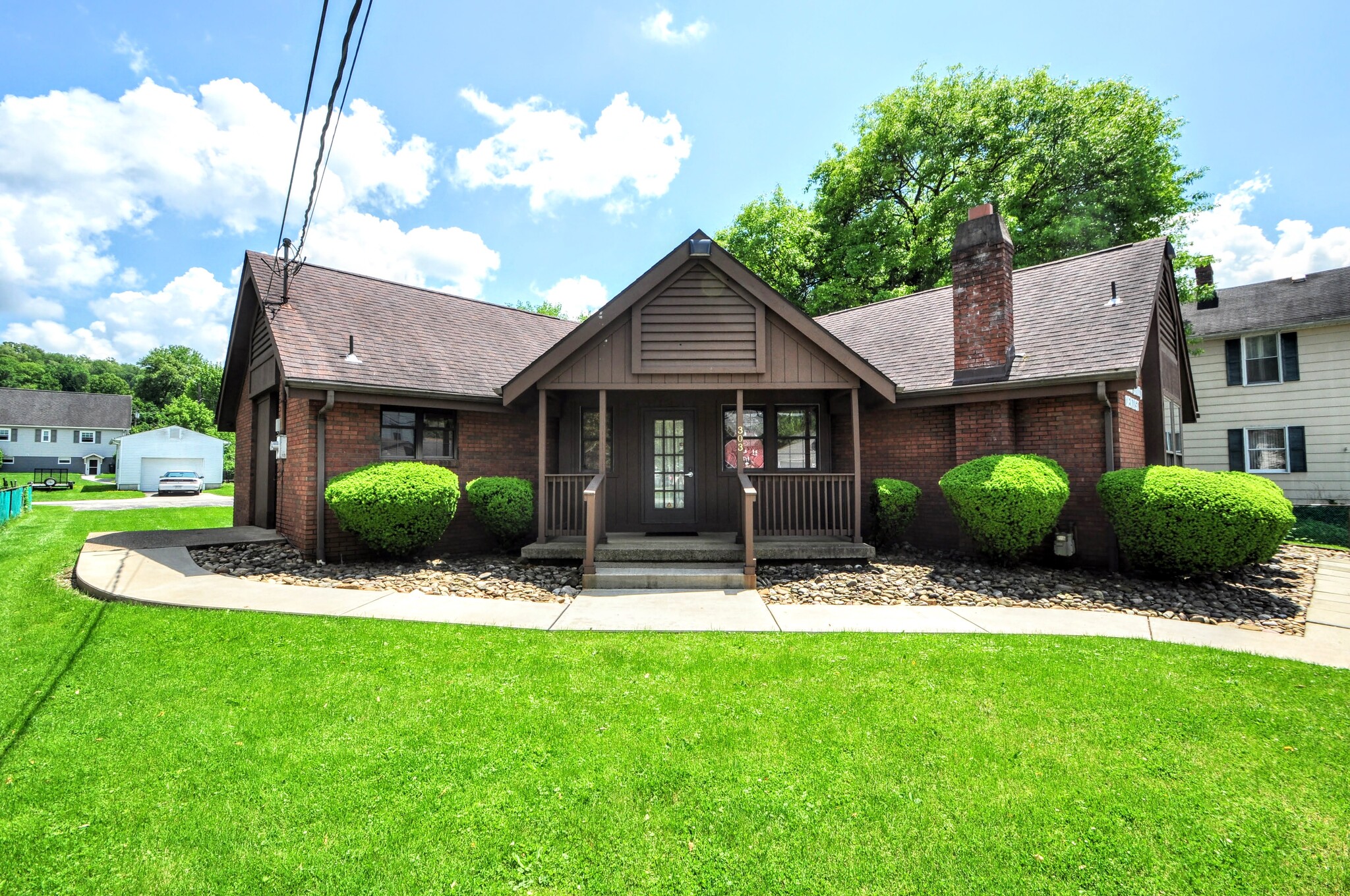 303 S 6th St, West Newton, PA à vendre Photo de l’immeuble– Image 1 sur 11