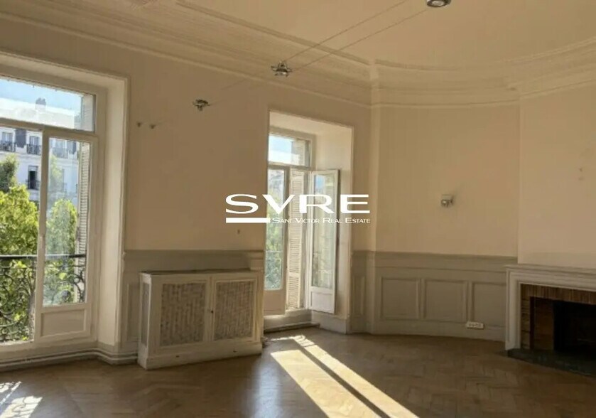 Bureau dans Marseille à louer - Photo de l’immeuble – Image 2 sur 12