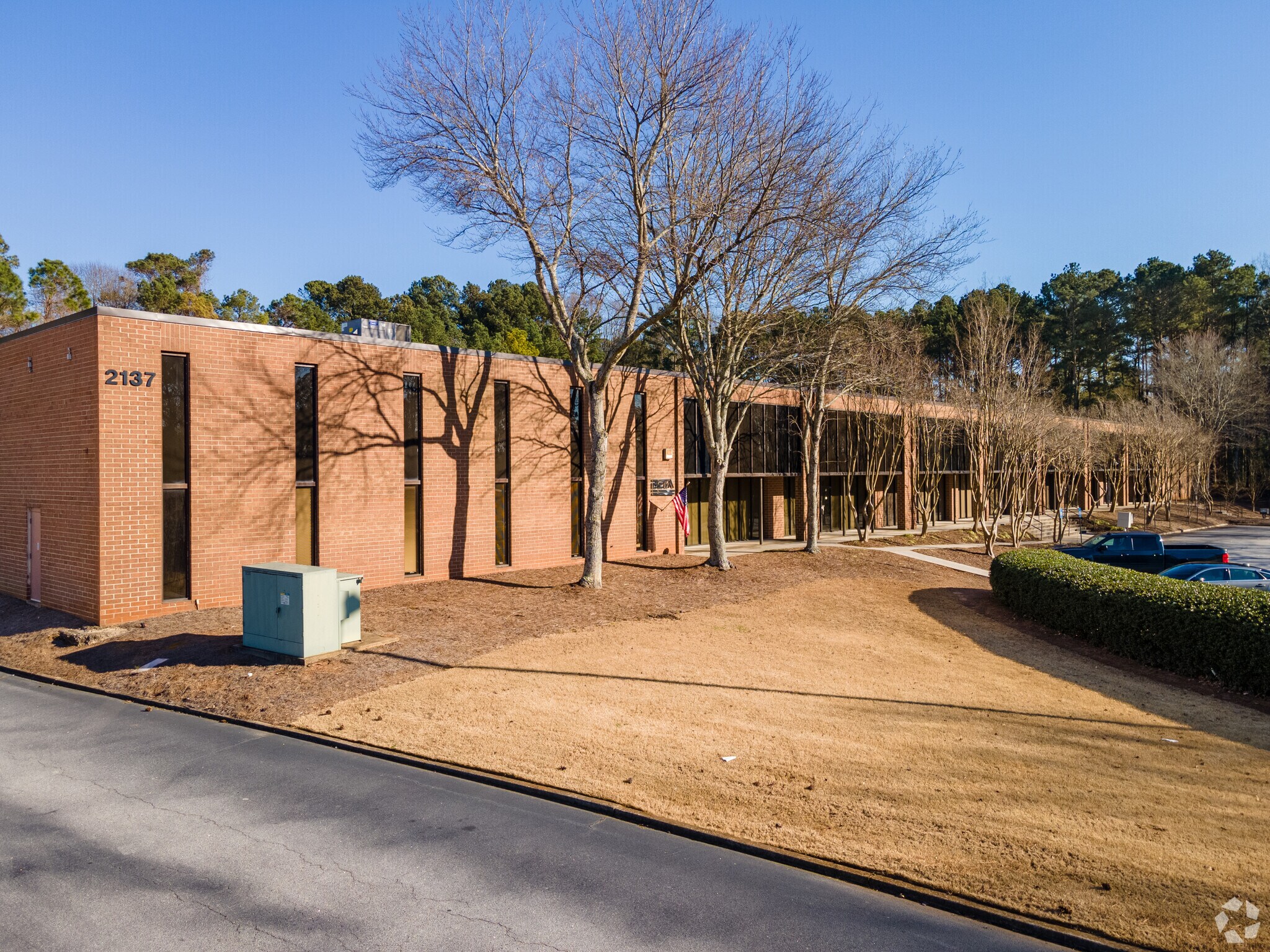 2137 Flintstone Dr, Tucker, GA à louer Photo principale– Image 1 sur 7