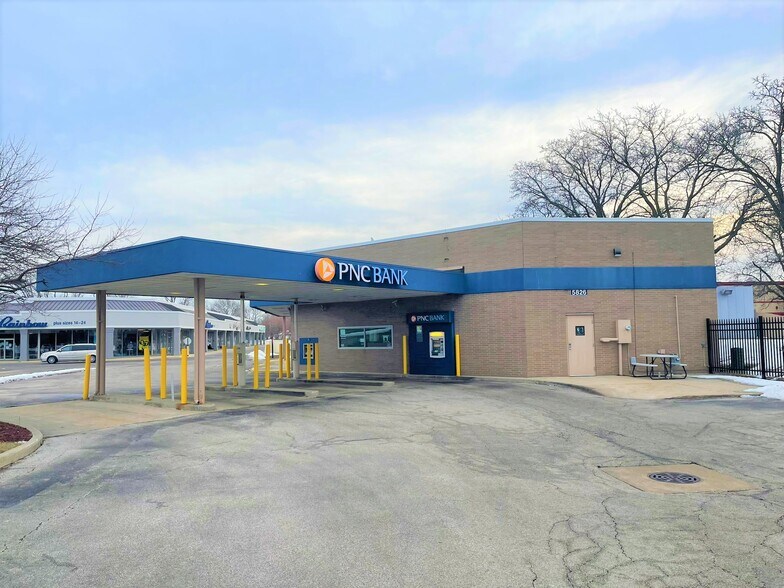 5826 Lewis Ave, Toledo, OH à vendre - Photo de l’immeuble – Image 2 sur 11