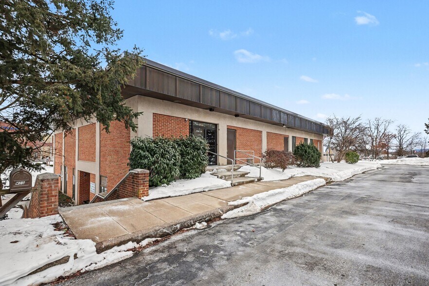 400 Nationwide Dr, Harrisburg, PA à vendre - Photo de l’immeuble – Image 3 sur 44