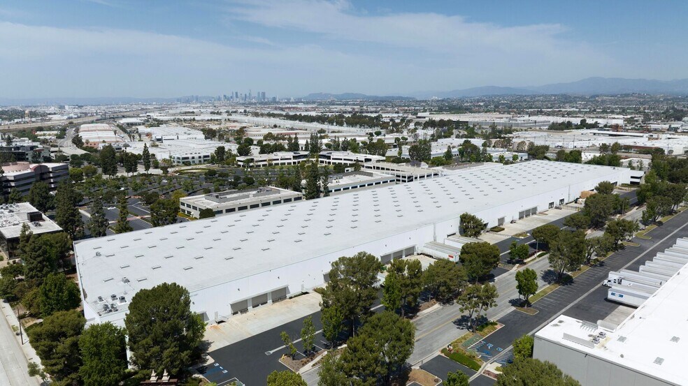 6001-6049 Slauson Ave, Commerce, CA à louer - Photo de l’immeuble – Image 1 sur 13