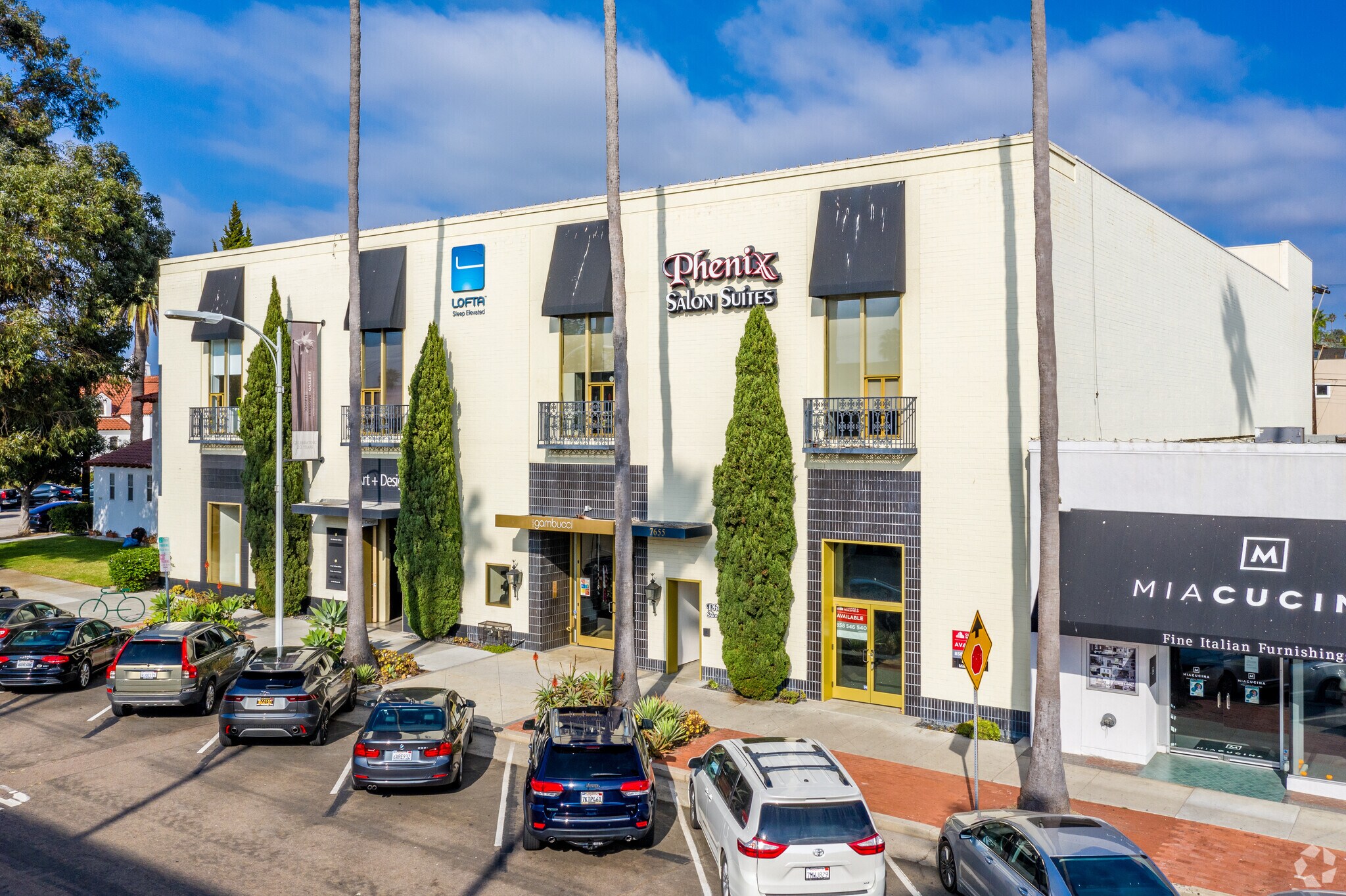 7661 Girard Ave, La Jolla, CA à louer Photo principale– Image 1 sur 12