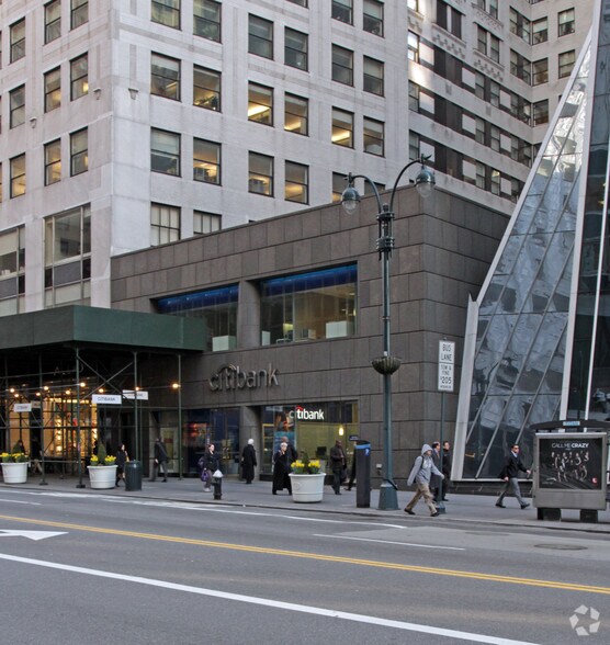 145 E 42nd St, New York, NY à louer - Photo principale – Image 1 sur 3
