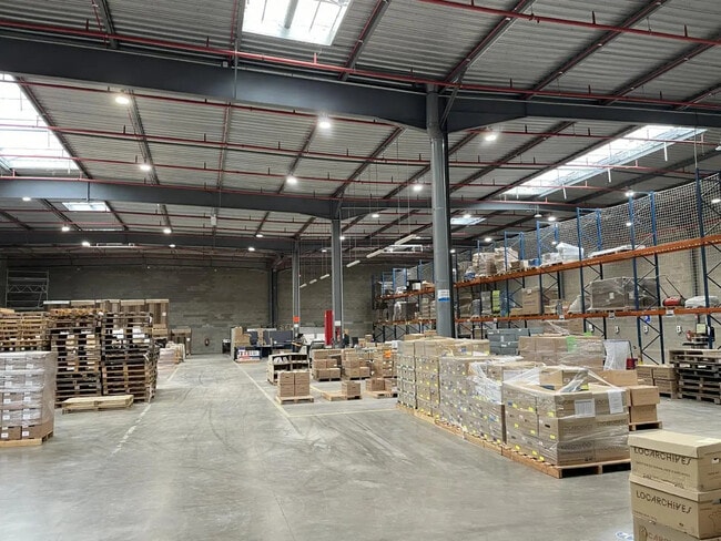 Plus de détails pour Bureau, Local d'activités à louer