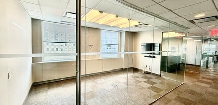 122 E 42nd St, New York, NY à louer Photo intérieure– Image 1 sur 4