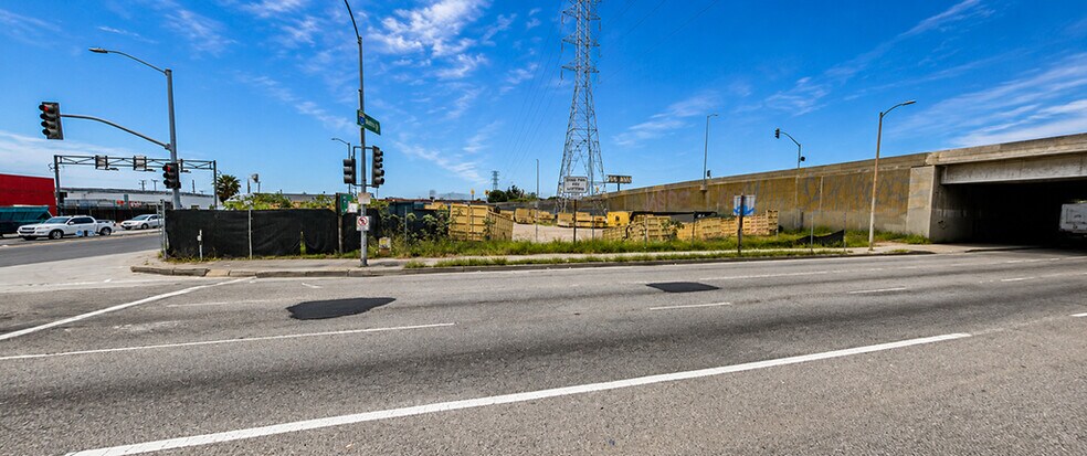 550 W Redondo Beach Blvd, Gardena, CA à louer - Photo de l’immeuble – Image 2 sur 3