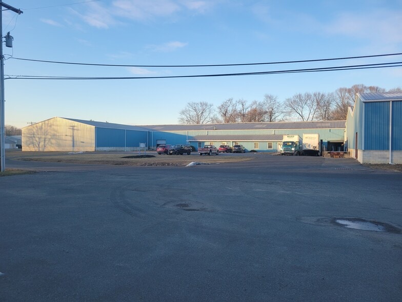 1 Goldman Dr, Cream Ridge, NJ à louer - Photo principale – Image 1 sur 5