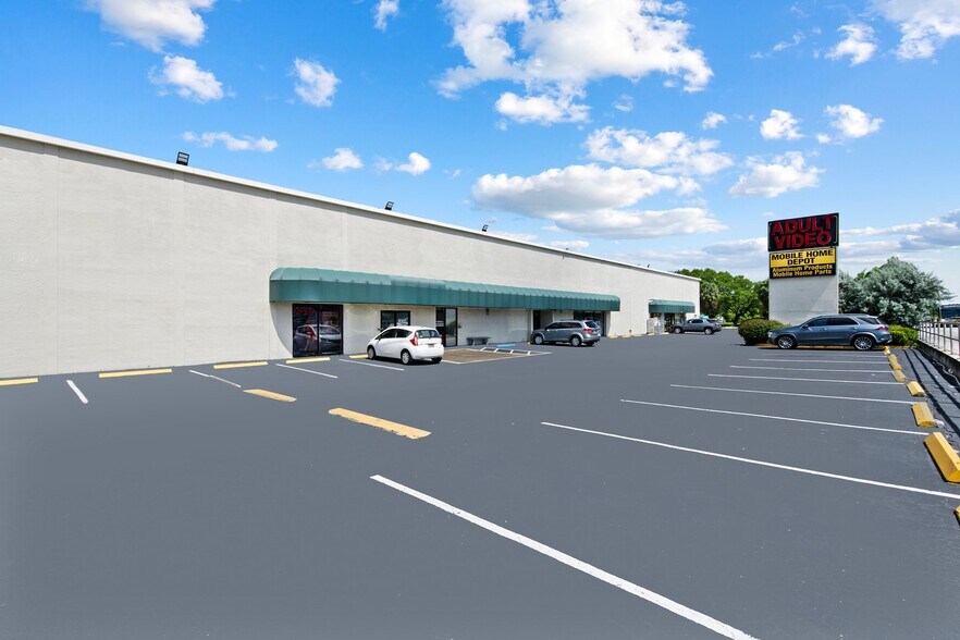 5611 N State Road 7, Fort Lauderdale, FL à louer - Photo de l’immeuble – Image 3 sur 10