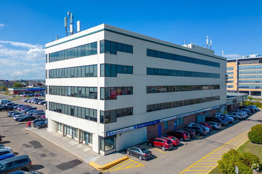 2675 36th St NE, Calgary, AB à louer - Photo de l’immeuble – Image 3 sur 9