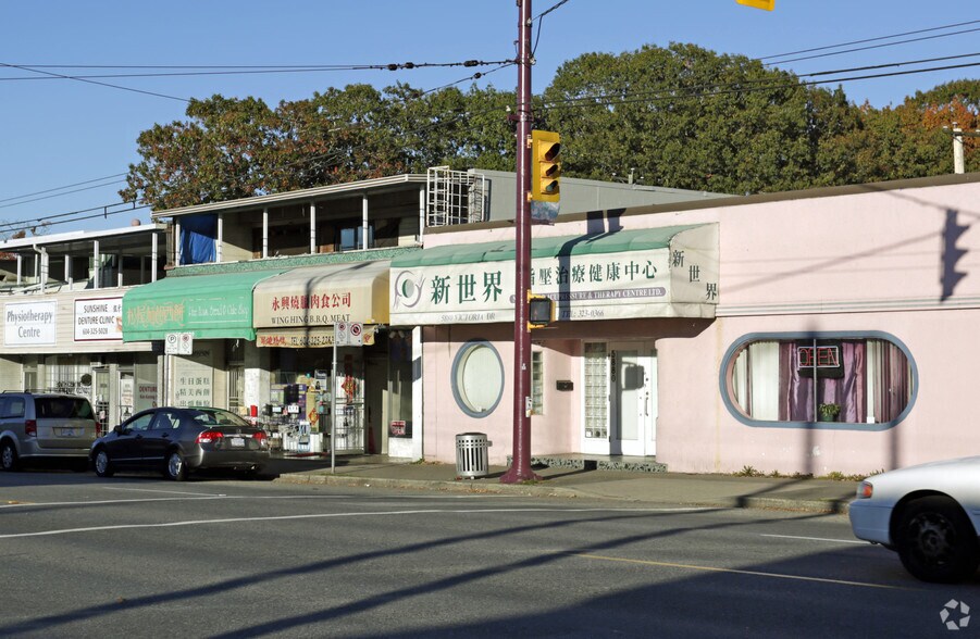 5868-5872 Victoria Dr, Vancouver, BC à vendre - Photo de l’immeuble – Image 2 sur 6