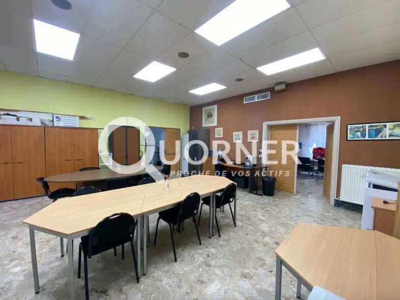 Bureau dans Fréjus à vendre - Photo de l’immeuble – Image 3 sur 6