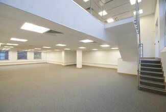 Plus de détails pour 93-94 Queens Rd, Brighton - Bureau à louer