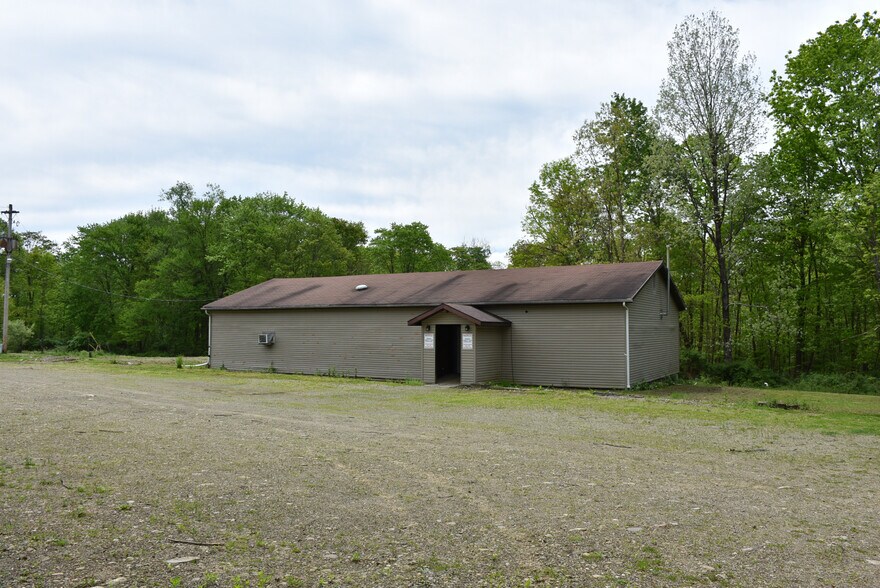 2521 Petroleum Center Rd, Titusville, PA à vendre - Photo de l’immeuble – Image 1 sur 45