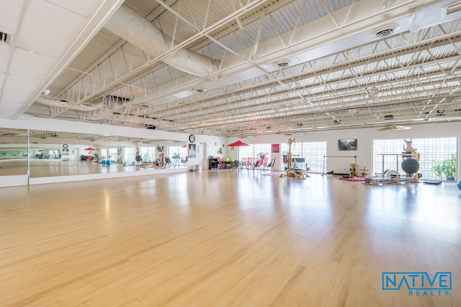 218 Commercial Blvd, Fort Lauderdale, FL à louer Autre– Image 1 sur 26