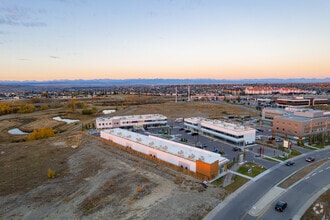 11 Royal Vista Dr NW, Calgary, AB - VUE AÉRIENNE  vue de carte - Image1